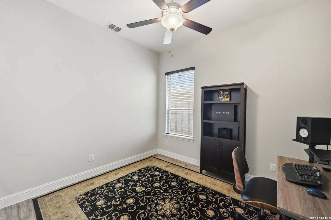 Photo of 530 POND BLF