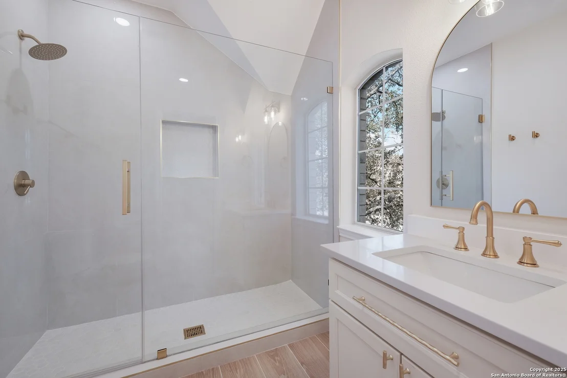 Photo of 726 Mello Oak