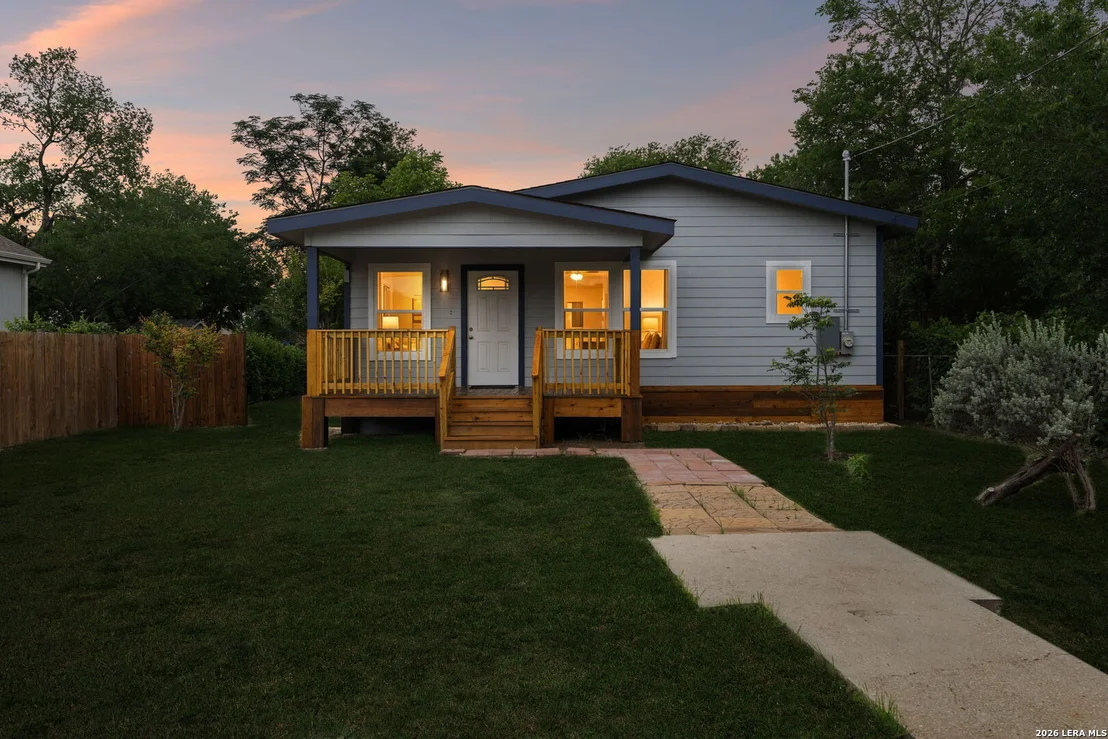 Photo of 426 IKE ST