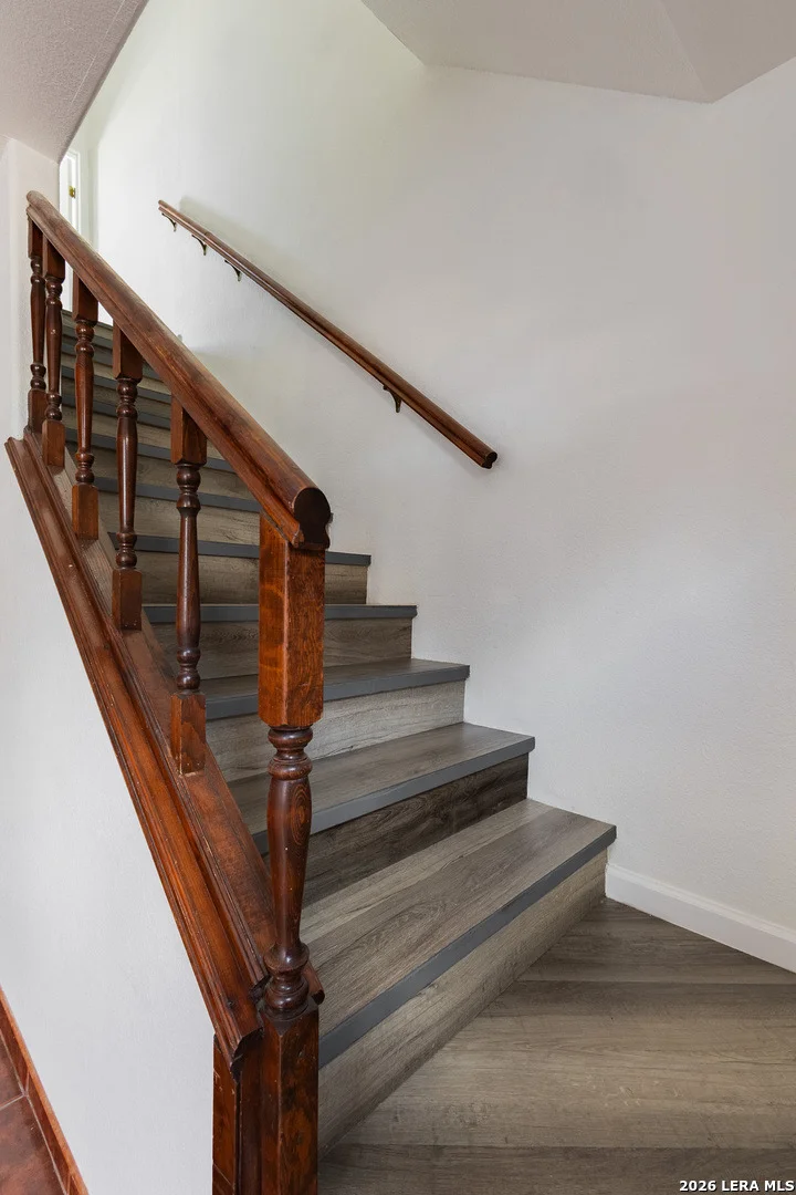 Photo of 121 Falcon Blvd