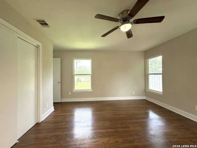 Photo of 539 Oakleaf Dr