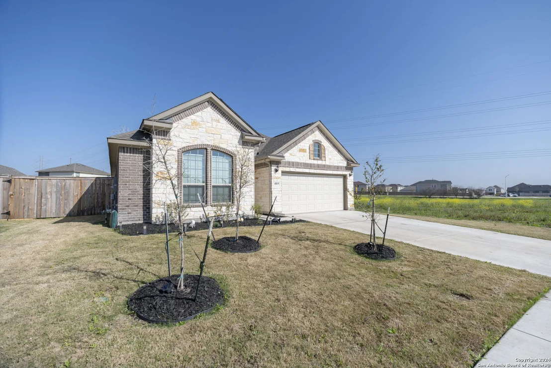 Photo of 4819 Park Leaf