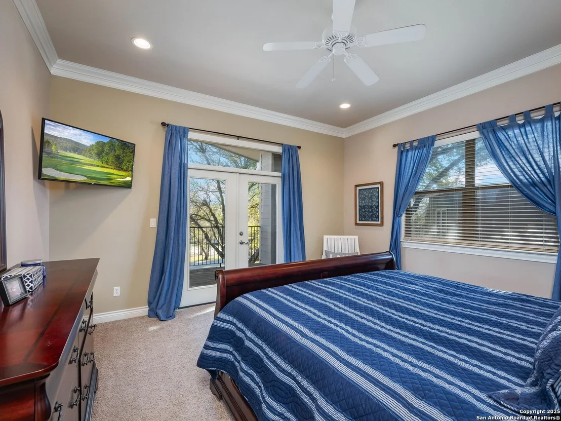 Photo of 705 RIDGEROAD DR