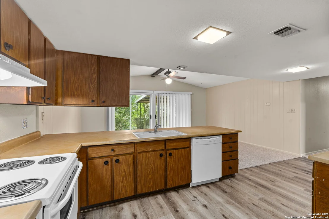 Photo of 538 Shin Oak