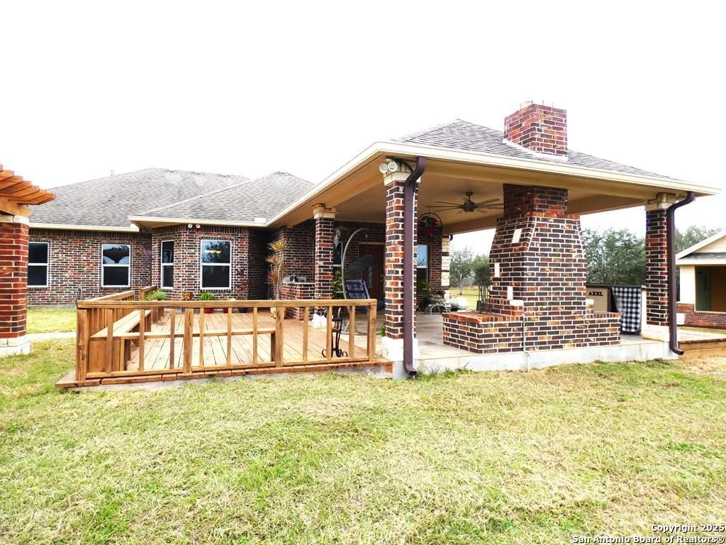 Photo of 283 Live Oak Rd