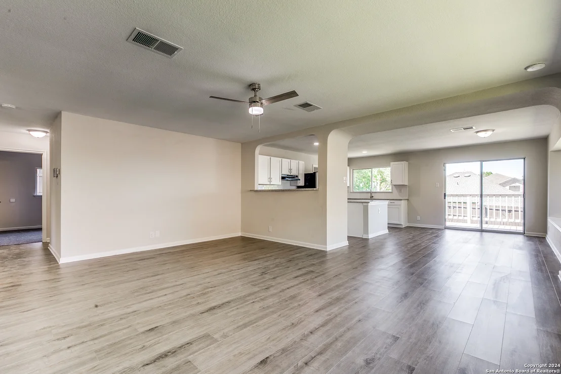 Photo of 7035 RAINTREE FRST