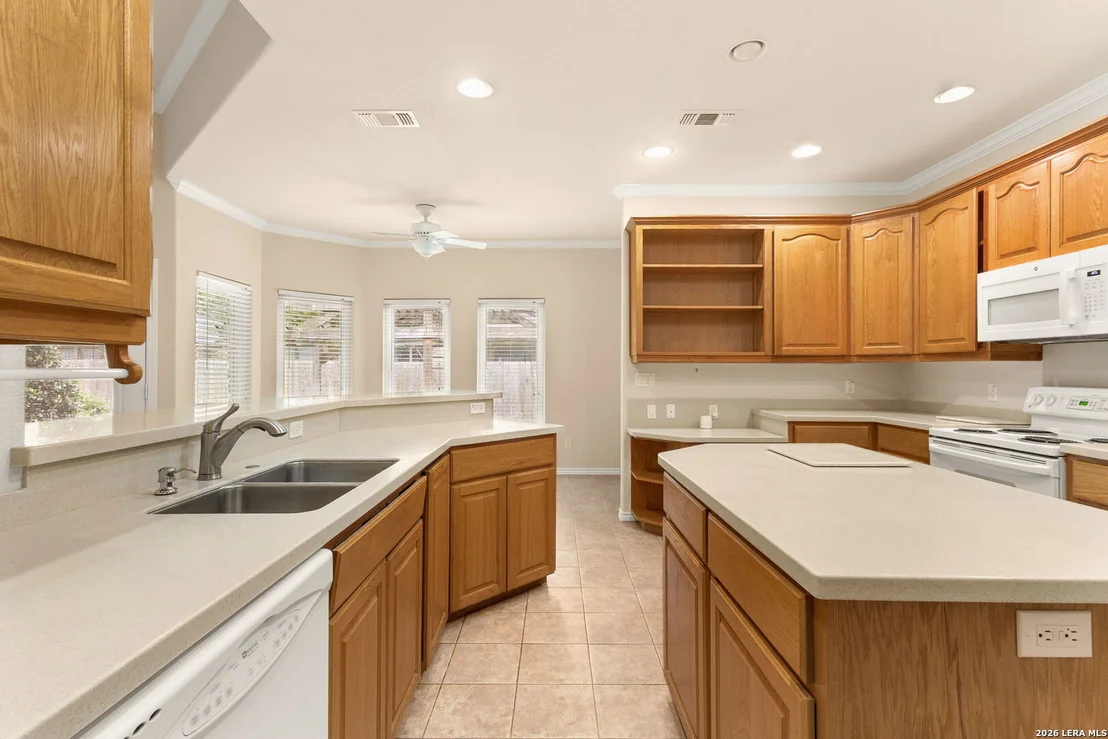 Photo of 809 Saint James