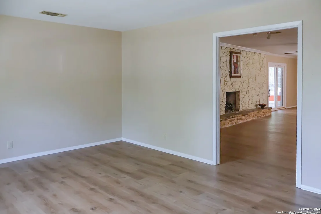 Photo of 405 Kimberly Dr