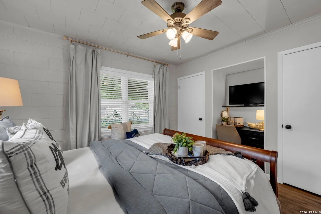 Photo of 301 Riverside Drive