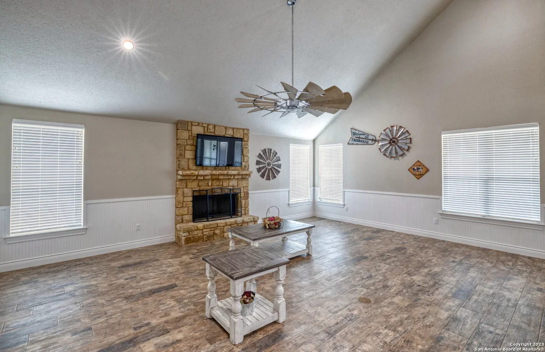 Photo of 2371 N Ranch Road 187