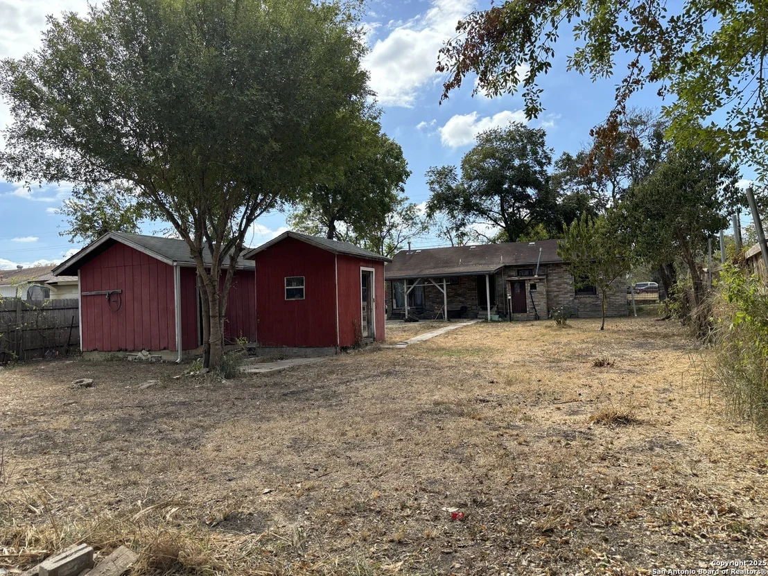 Photo of 371 Gillette