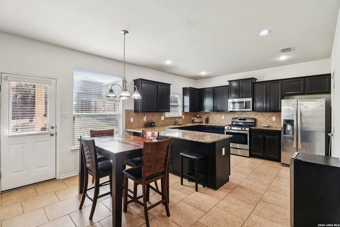 Photo of 7018 Plains