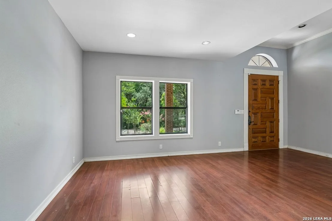 Photo of 237 CREST TRL