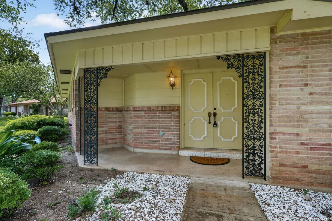 Photo of 105 DORIS DR