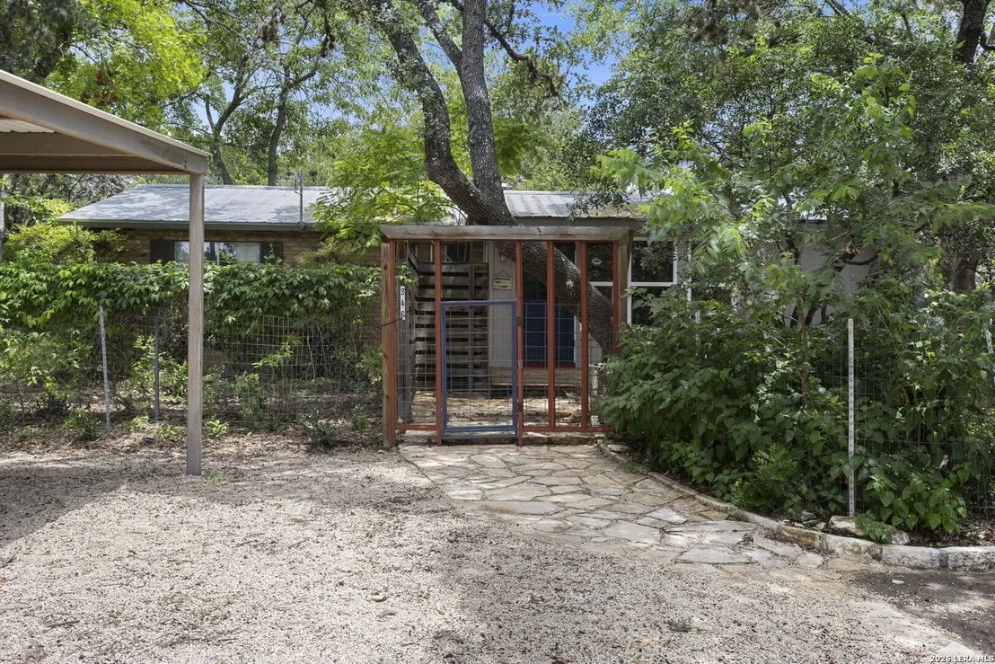 Photo of 346 RAINBOW DR