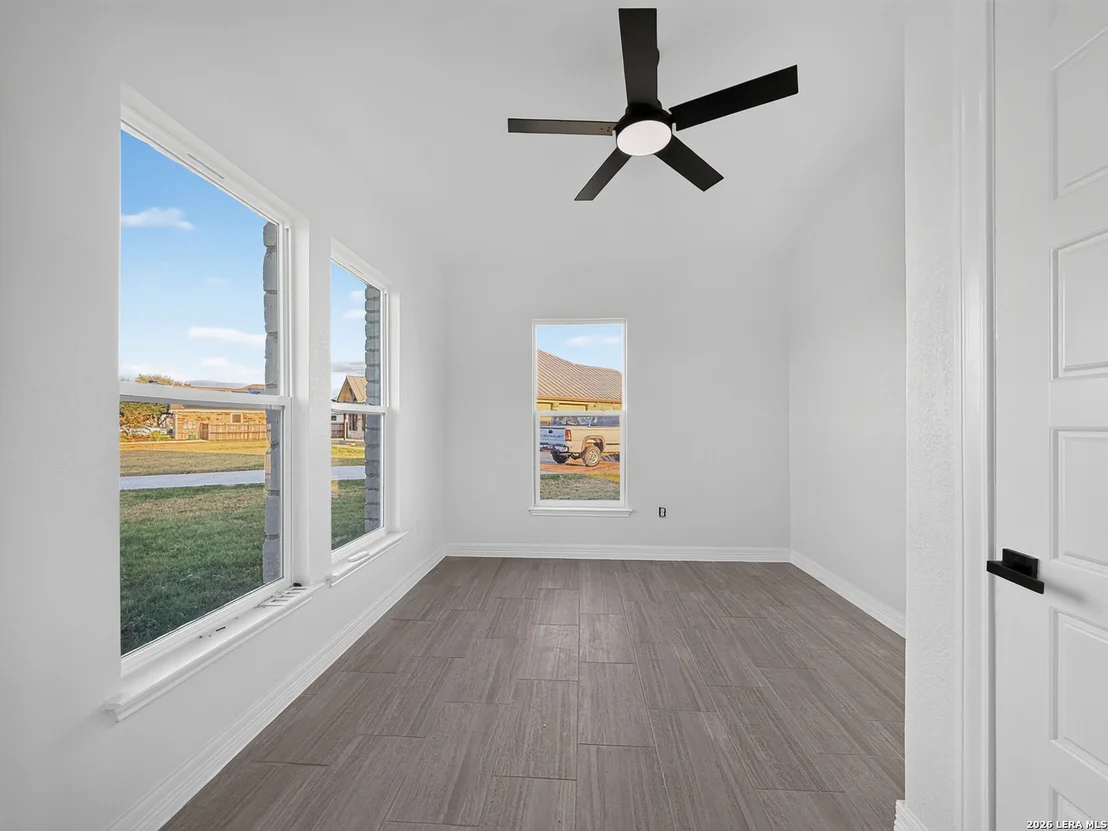 Photo of 100 W MEDIUM MEADOW DR