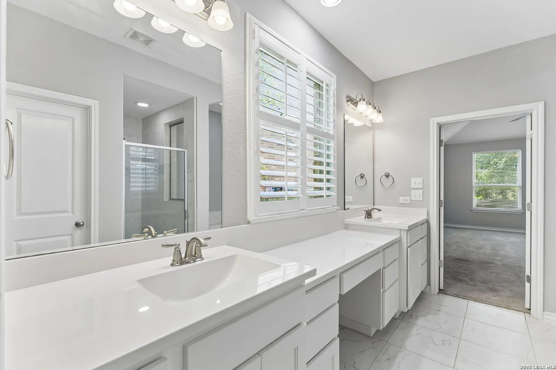 Photo of 121 Cimarron Crk