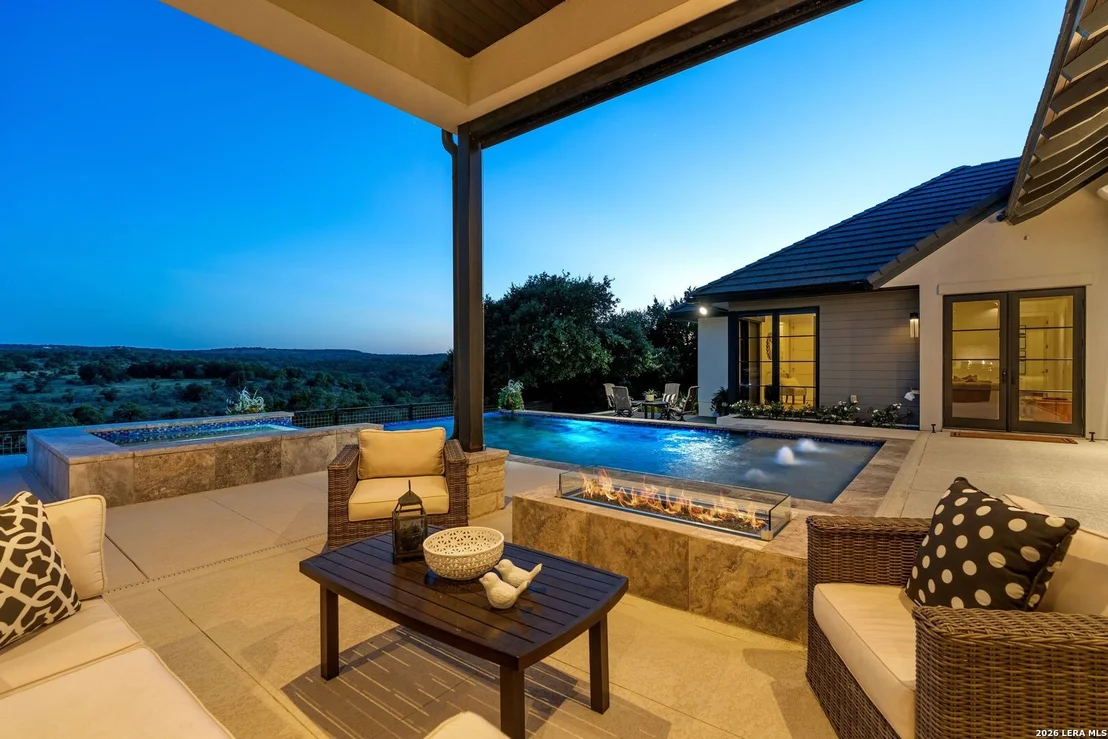 Photo of 121 Greystone Pt