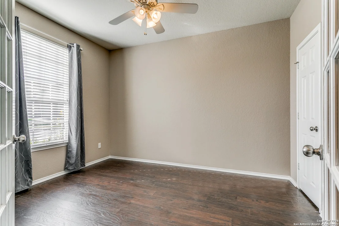 Photo of 24242 INVITATION OAK