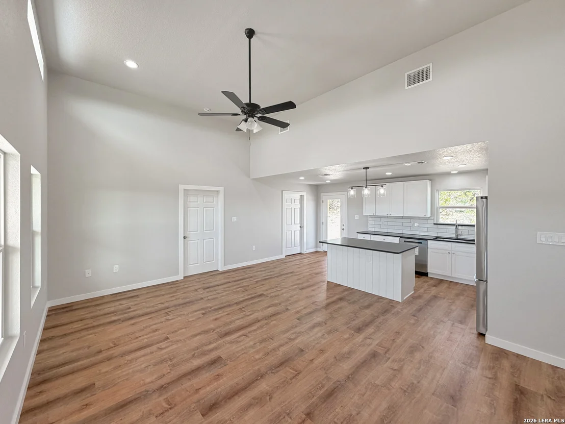 Photo of 1155 Southline