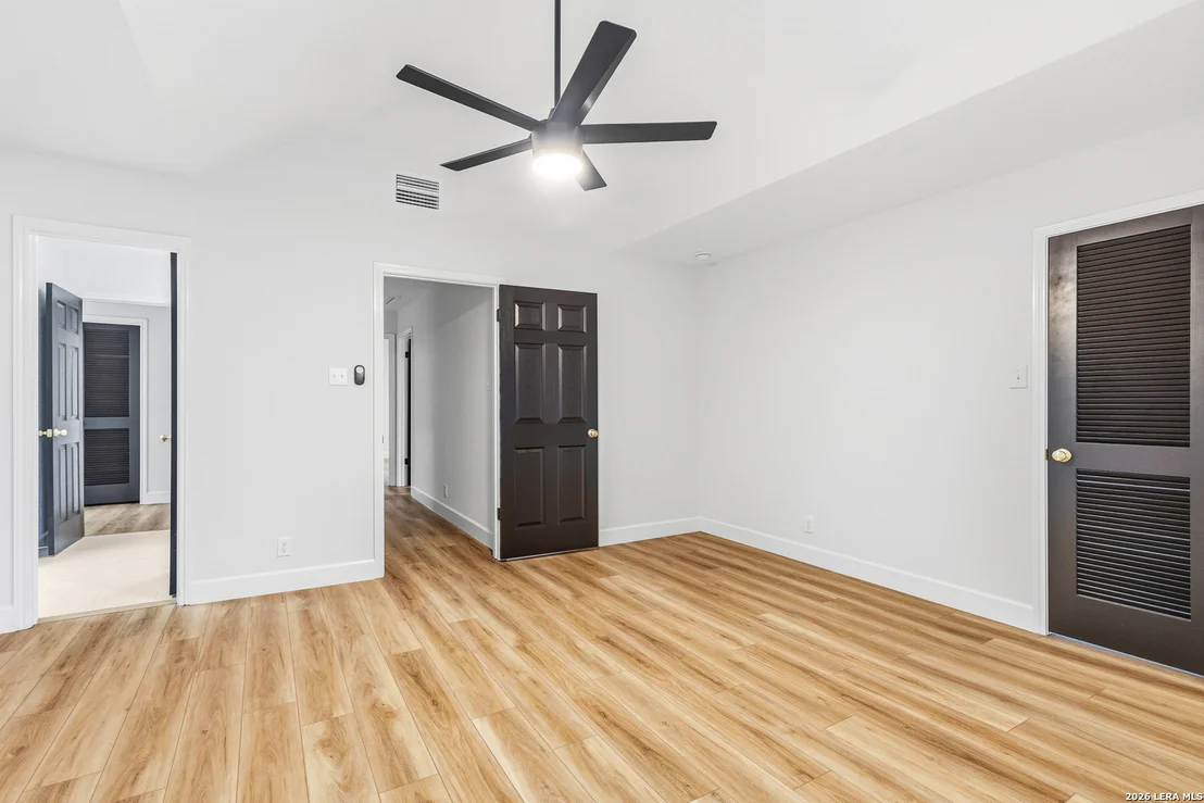 Photo of 706 Arch Stone