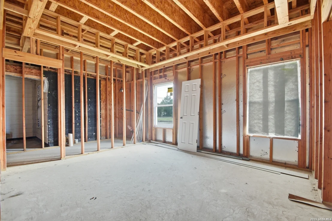Photo of 939 W Harding Blvd