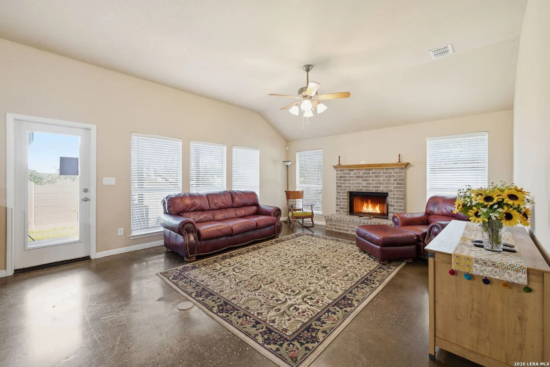 Photo of 327 BONNER BLVD