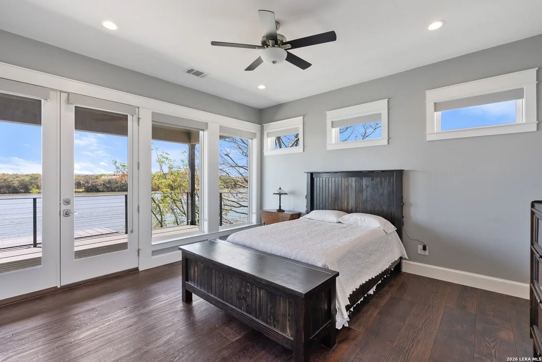 Photo of 926 Scenic