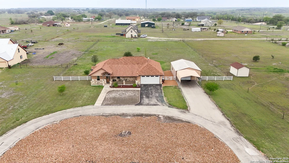 Photo of 861 County Road 464