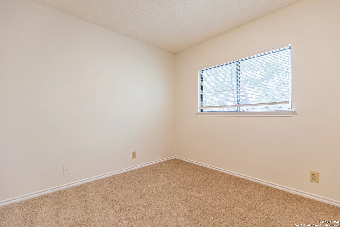 Photo of 5023 RIVER KENTON