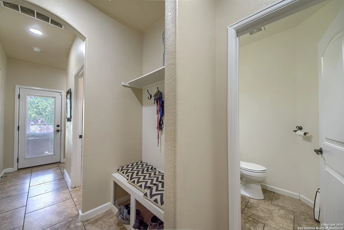 Photo of 141 Circle Six