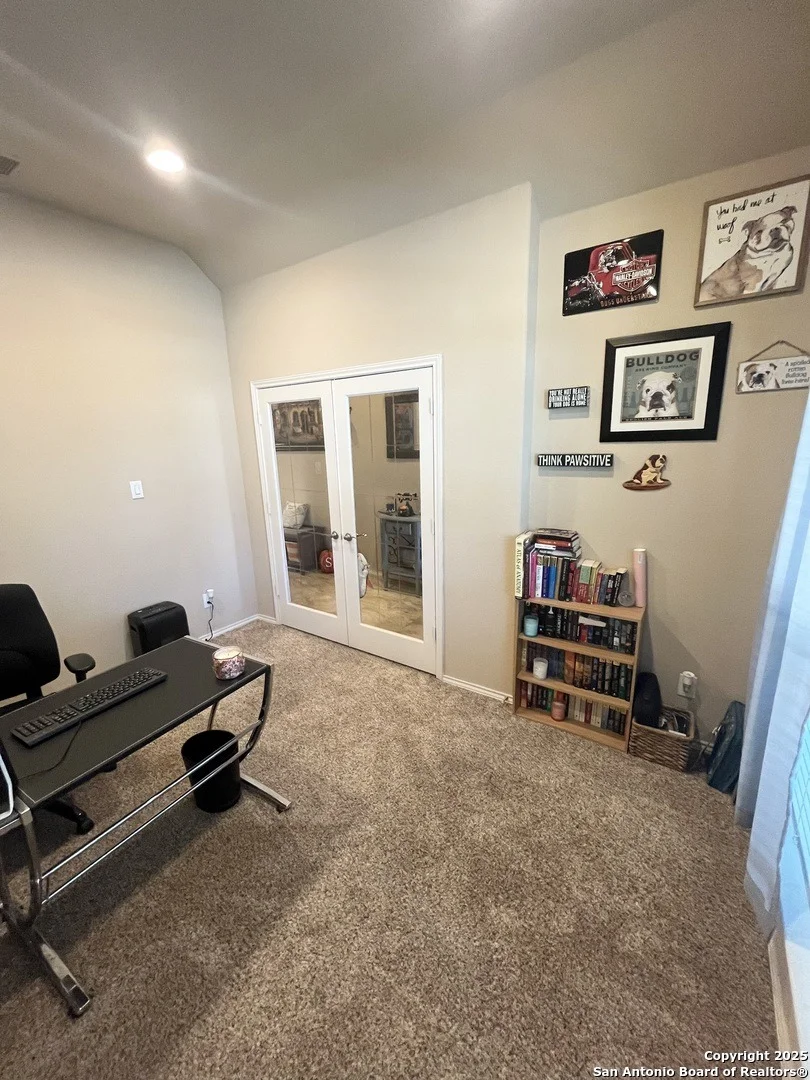 Photo of 8714 White Crown