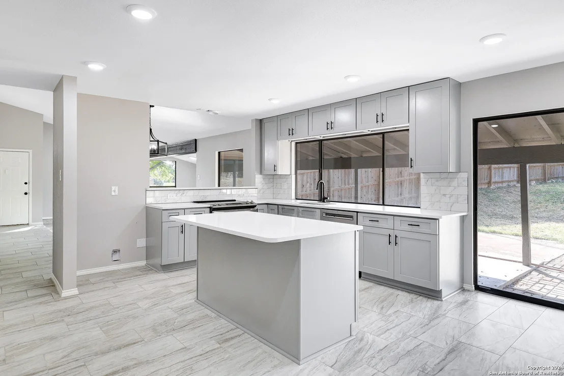 Photo of 10316 ROYAL MEADOWS