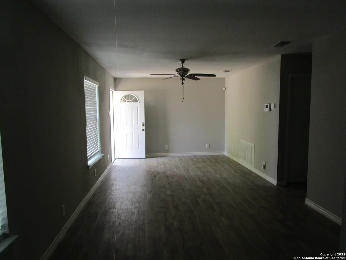 Photo of 910 REXFORD DR