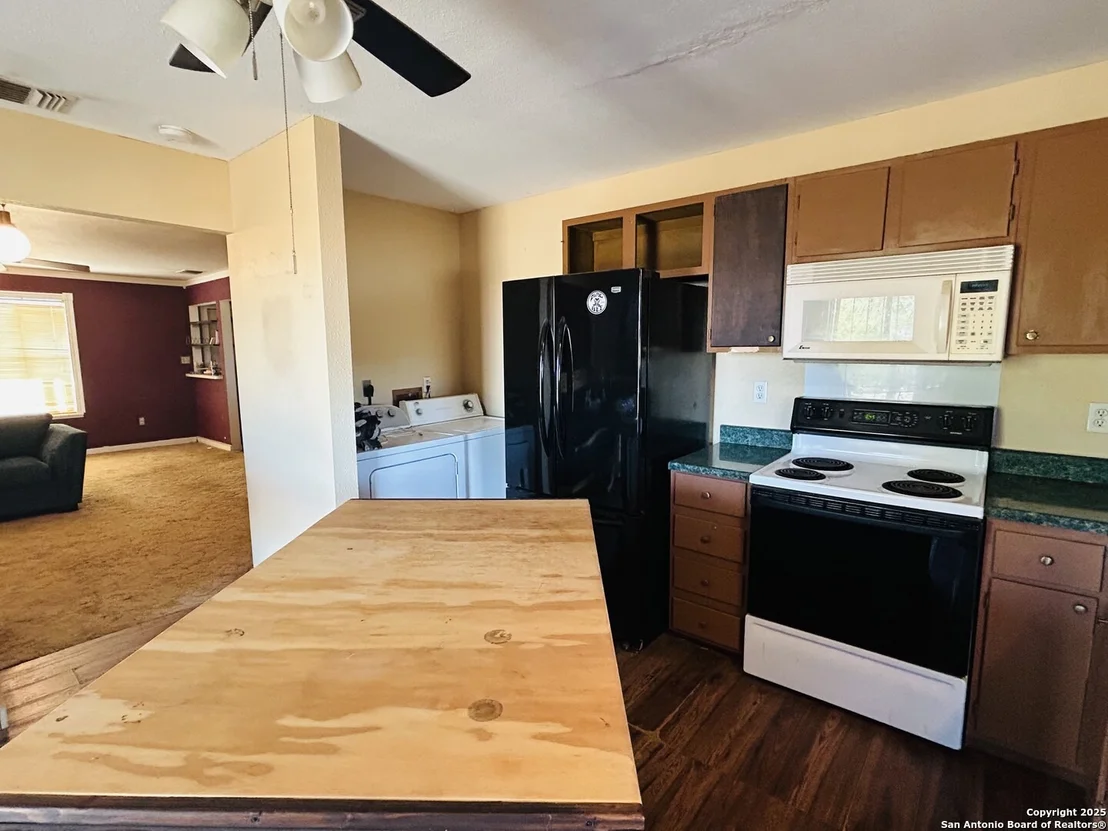 Photo of 406 Hernandez