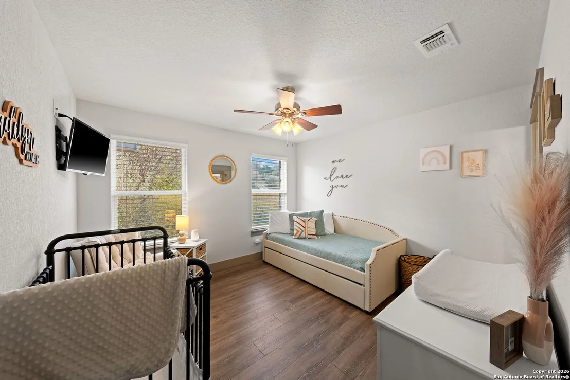 Photo of 138 W Holly Hill Dr