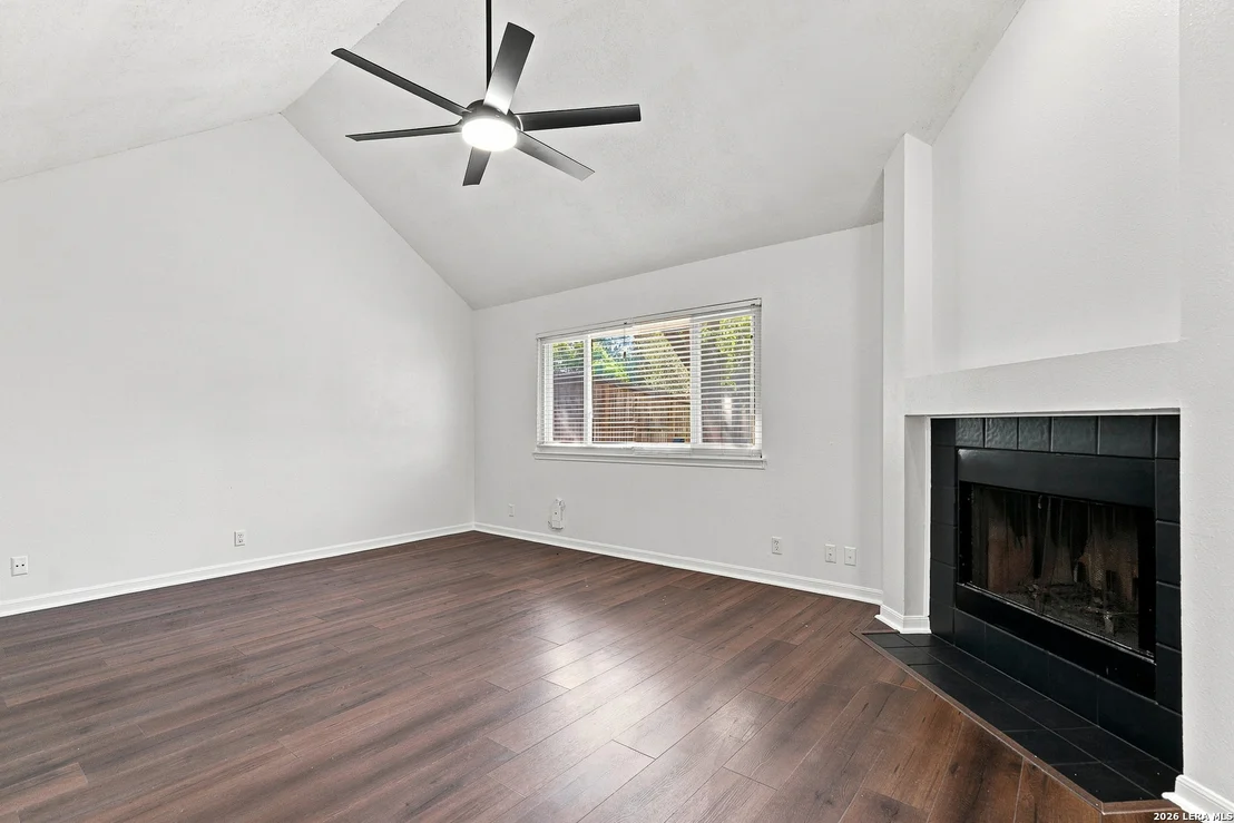Photo of 5946 Spring Cluster