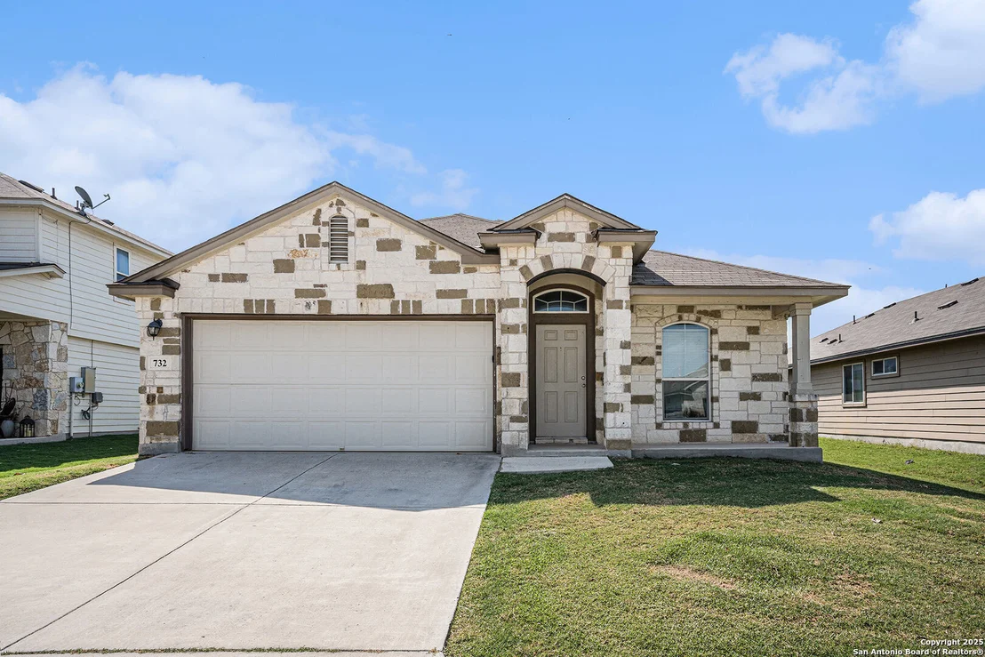 Photo of 732 Spectrum Dr