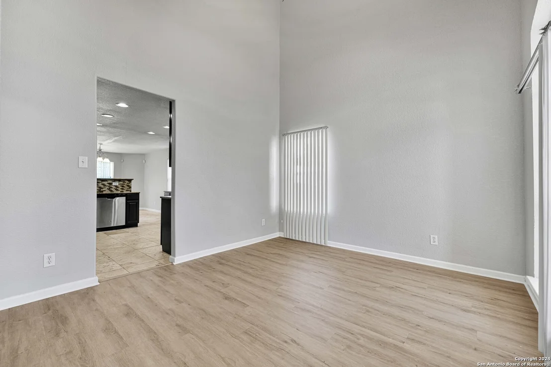 Photo of 611 PARK PT