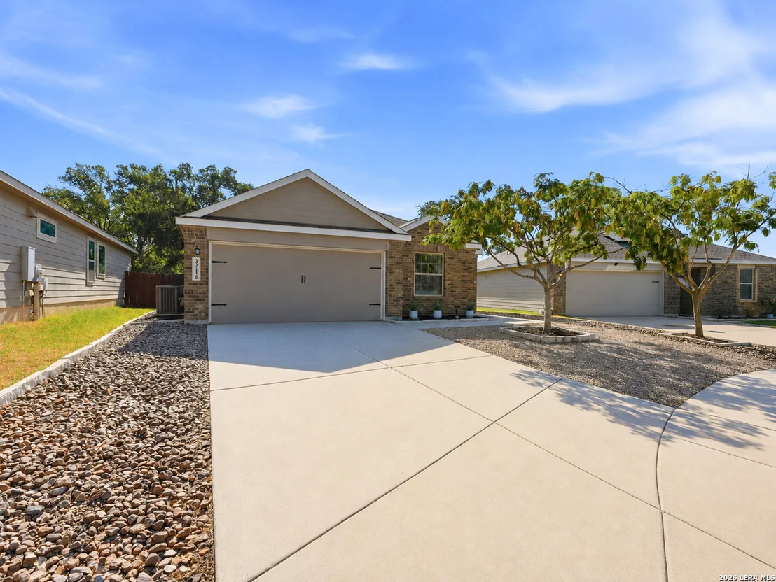 Photo of 32116 Macey Oak