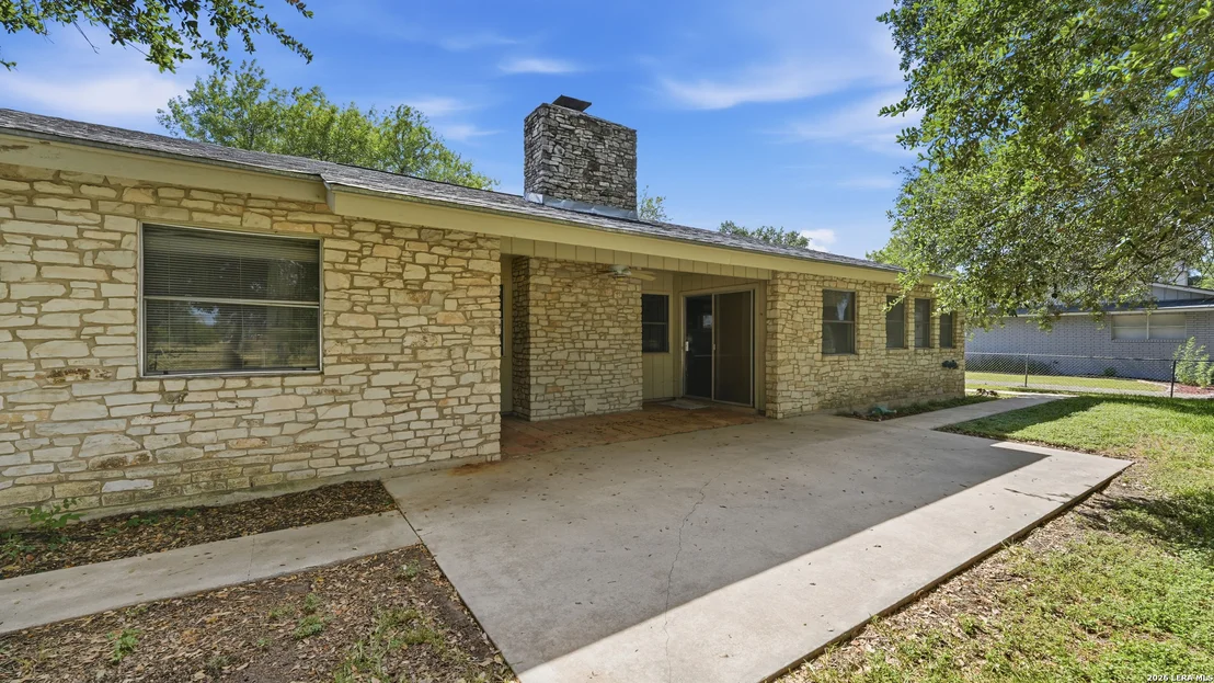 Photo of 603 RIVER OAK DR