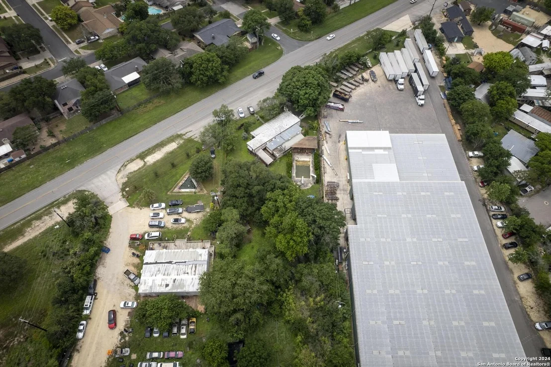 Photo of 5835 Randolph Blvd