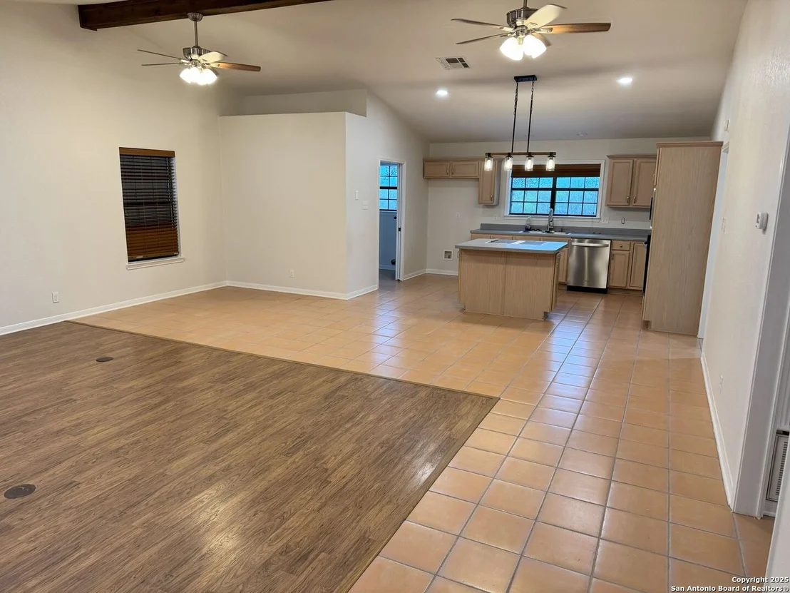 Photo of 136 Lakeview Trace