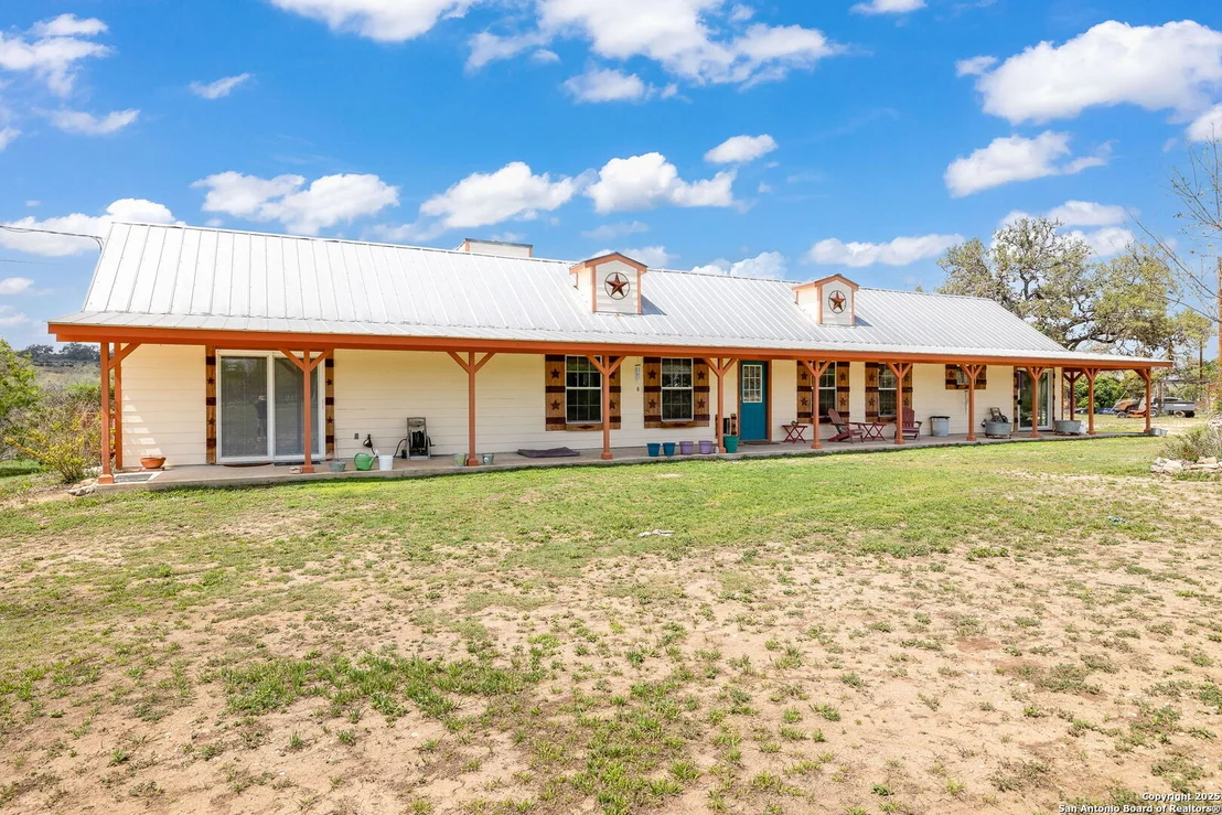 Photo of 404 Lake Rd