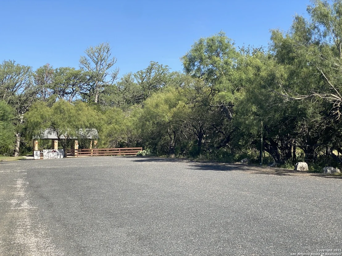 Photo of 935 Ridge Loop