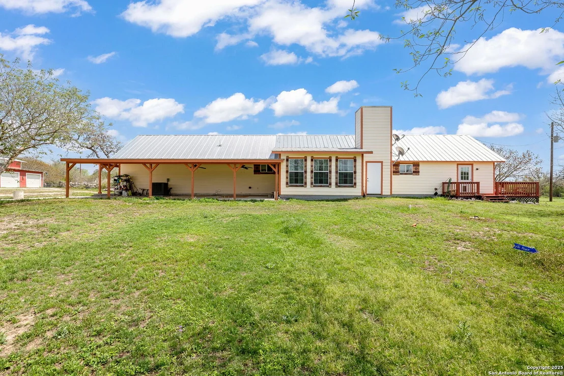 Photo of 404 Lake Rd