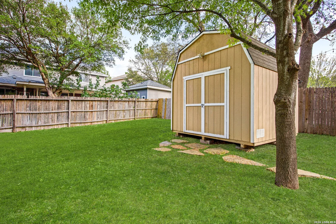 Photo of 17230 Darien Wing