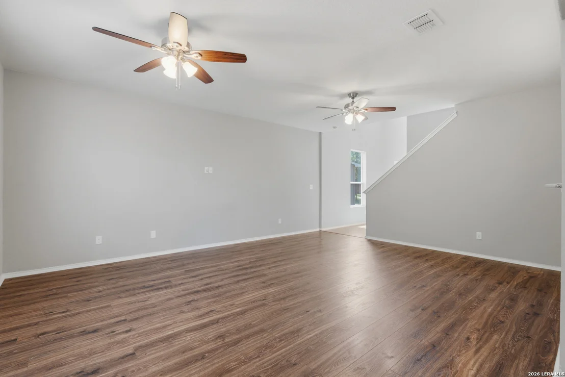 Photo of 493 Auburn Park