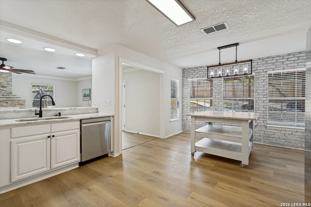 Photo of 8602 Ledgeside