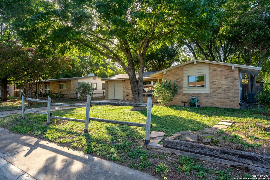 Photo of 1065 CURTISS AVE